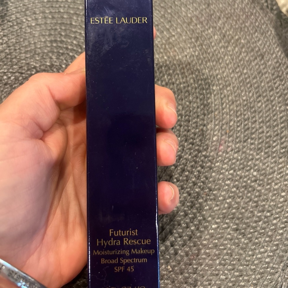 Estée Lauder futurist hydro rescue foundation